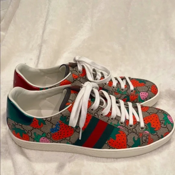 Gucci Strawberry Print Sneakers w/Original Box & Duster Bag - Picture 4 of 11